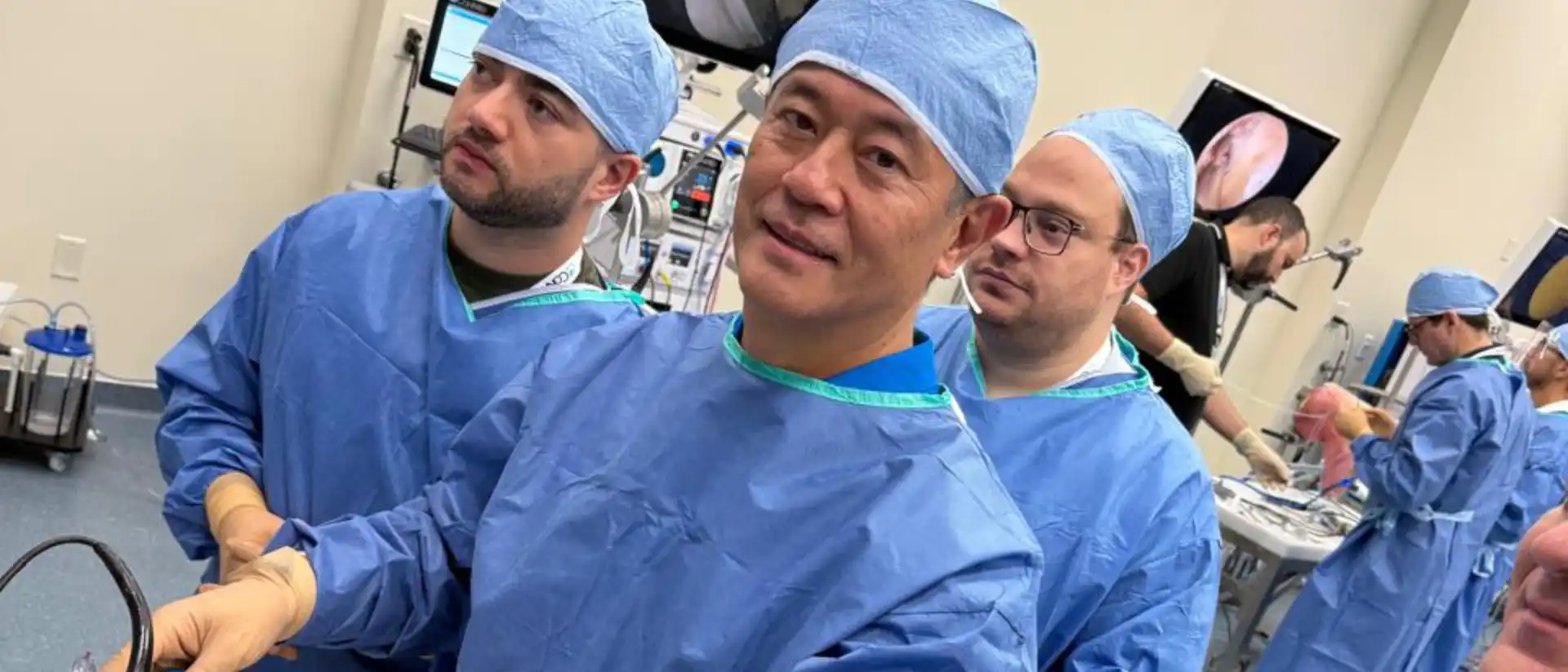 Leia mais sobre o artigo Inovação e Tecnologia em Prol do Joelho: Dr. Alexandre Kusabara na ConMed 2026 (Flórida, EUA)